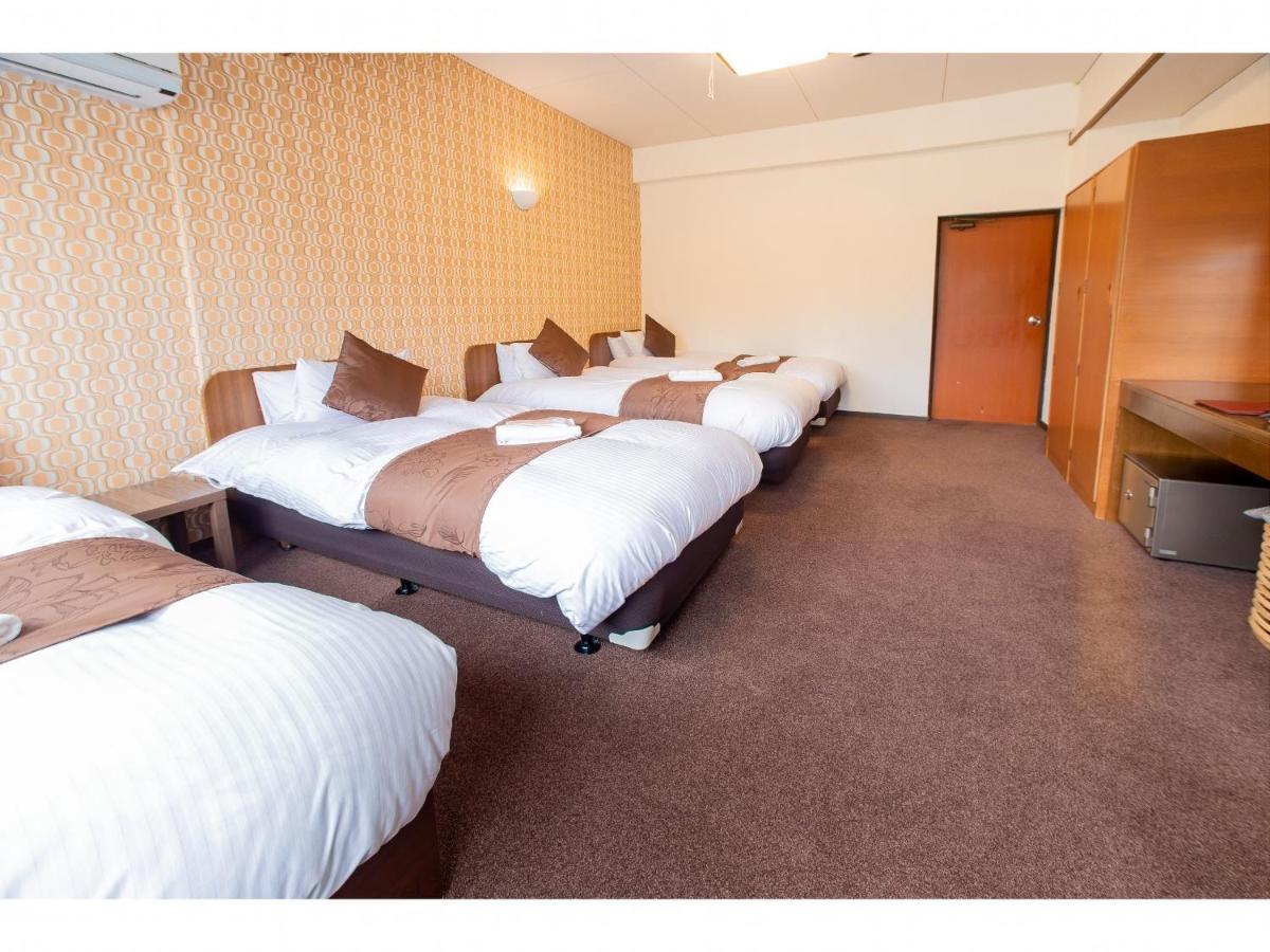 Nomad Hakuba Bed & Breakfast Екстериор снимка