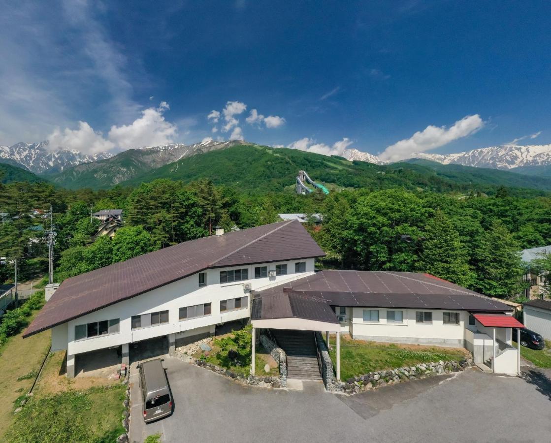 Nomad Hakuba Bed & Breakfast Екстериор снимка