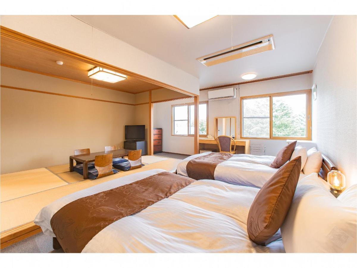Nomad Hakuba Bed & Breakfast Екстериор снимка