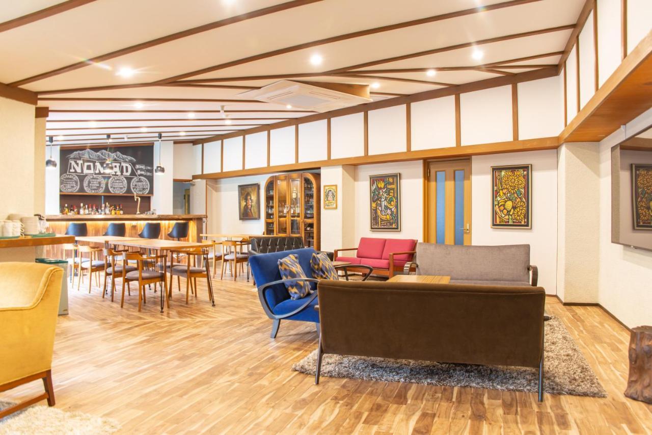 Nomad Hakuba Bed & Breakfast Екстериор снимка